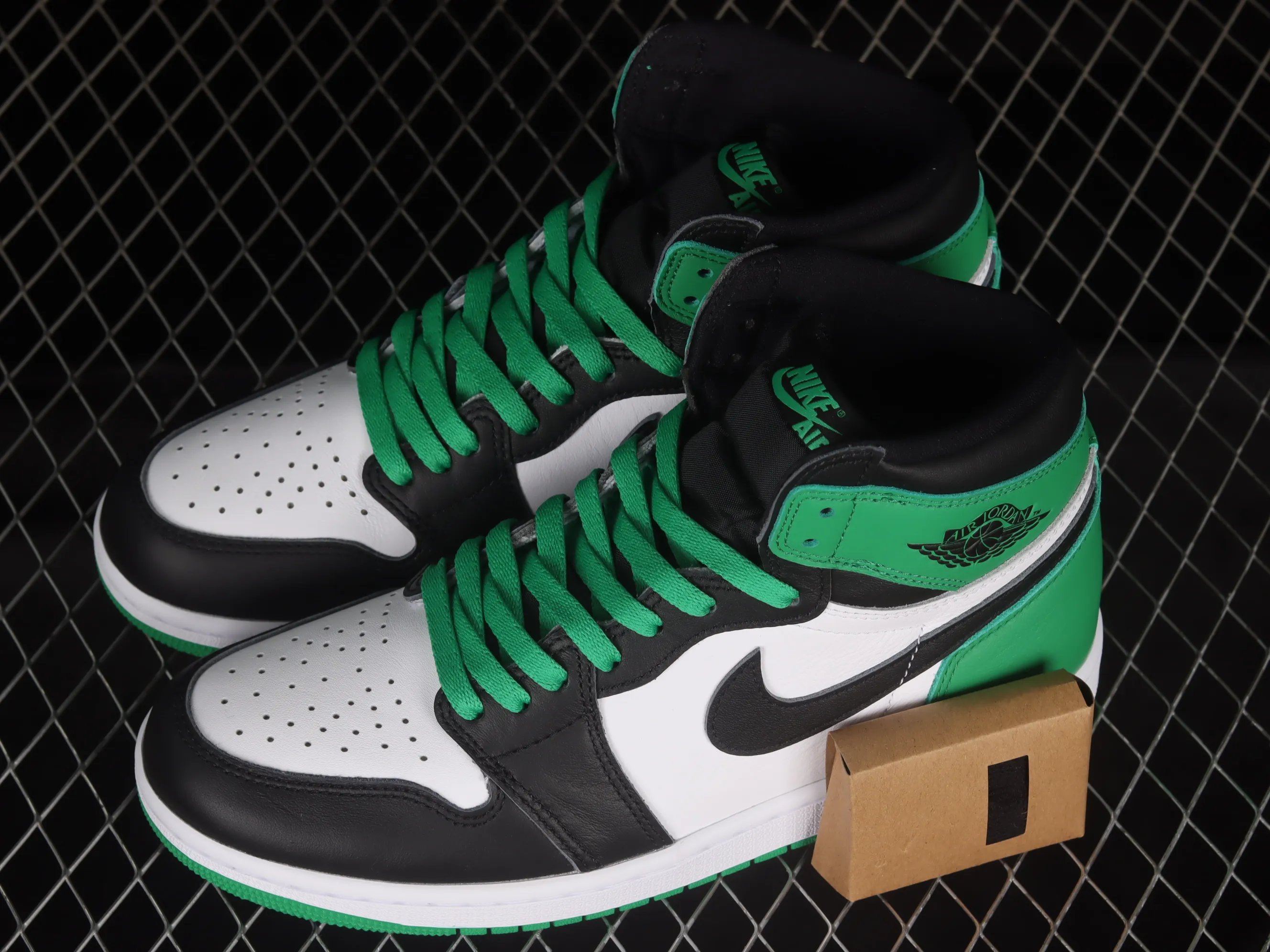 All categories Air Jordan Jordan series basketball shoes Air Jordan 1 High LJR version Air Jordan 1 High OG "Lucky Green" AJ1 Joe 1 Celtics Black Green Toe DZ5485-031